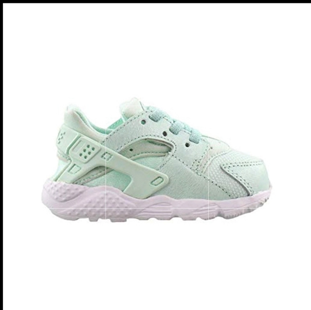 Nike sneakers Huarache Run SE in igloo size 7c toddler EUC